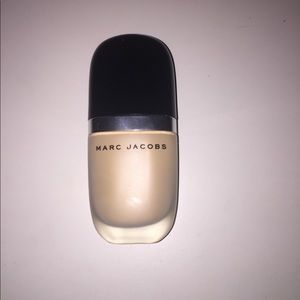 Marc Jacobs Genius Gel Foundation—22 Bisque Light